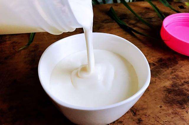 高血壓能喝酸奶嗎？喝酸奶對(duì)高血壓有好處嗎？ 